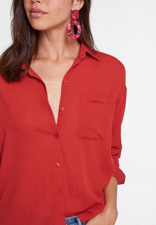 Jean Şort ve Gömlek Kombini