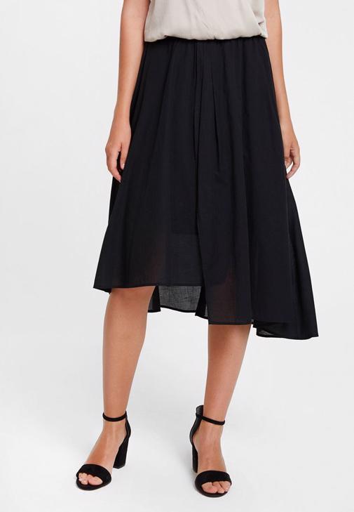 Kolları Fırfır Detaylı Siyah Bluz ve Asimetrik Etek Kombini