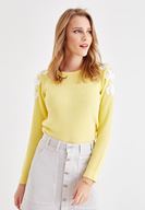 Bayan Sarı Omuzları Nakışlı Triko