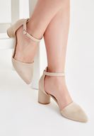 Bayan Krem Toka Detaylı Yuvarlak Topuklu Ayakkabı