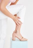 Bayan Pembe Toka Detaylı Yuvarlak Topuklu Ayakkabı