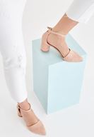 Bayan Pembe Toka Detaylı Yuvarlak Topuklu Ayakkabı