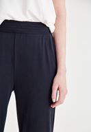 Bayan Siyah Yumuşak Dokulu Büzgü Detaylı Pantolon