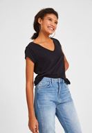 Bayan Siyah V Yaka Kısa Kollu Pamuk Tişört