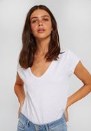 Bayan Beyaz V Yaka Kısa Kollu Pamuk Tişört