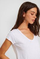 Bayan Beyaz V Yaka Kısa Kollu Pamuk Tişört