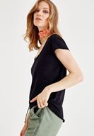 Bayan Siyah U Yaka Basic Tişört