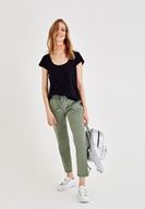 Bayan Siyah U Yaka Basic Tişört