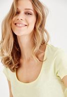 Bayan Sarı U Yaka Basic Tişört