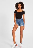 Bayan Siyah Sırtı Biye Detaylı Tişört