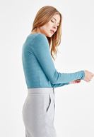 Bayan Mavi Kare Yaka Uzun Kollu Tişört