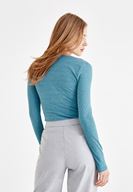 Bayan Mavi Kare Yaka Uzun Kollu Tişört