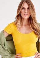 Bayan Sarı U Yaka Pamuk Tişört