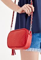 Bayan Kırmızı Püskül Detaylı Askılı Çanta