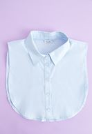 Bayan Mavi Düğmeli Gömlek Yakası
