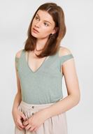 Bayan Yeşil Omuz Detaylı Biyeli Tişört