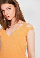 Bayan Turuncu Omuz Detaylı Biyeli Tişört