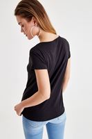 Bayan Siyah Çapraz Biye Detaylı Tişört ( MODAL )