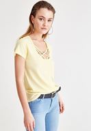 Bayan Sarı Çapraz Biye Detaylı Tişört ( MODAL )