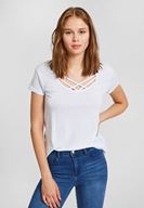 Bayan Beyaz Çapraz Biye Detaylı Tişört ( MODAL )