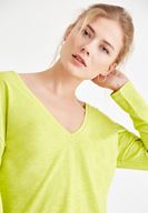 Bayan Yeşil Sırt Detaylı V Yaka Tişört