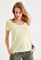 Bayan Sarı Sırt Detaylı Kısa Kollu Tişört