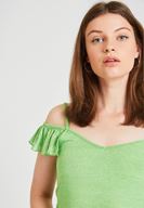 Bayan Yeşil Omuzları Fırfırlı İnce Askılı Bluz