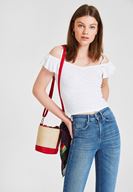 Bayan Beyaz Omuzları Fırfırlı İnce Askılı Bluz