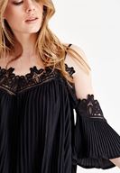 Bayan Siyah Pili Detaylı Bluz