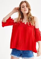 Bayan Kırmızı Pili Detaylı Bluz