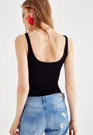 Bayan Siyah İnce Askılı U Yaka Bluz