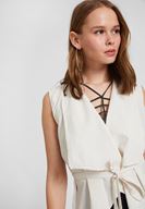 Bayan Gri Bağlama Detaylı Yelek