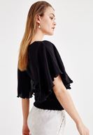 Bayan Siyah Beli Lastikli Kol Detaylı Bluz 