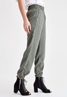 Bayan Yeşil Beli Lastikli Bilek Detaylı Pantolon ( TENCEL™ )