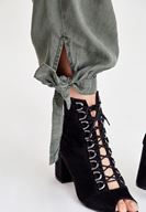 Bayan Yeşil Beli Lastikli Bilek Detaylı Pantolon ( TENCEL™ )