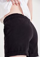 Bayan Siyah Beli Lastikli Cep Detaylı Mini Şort