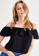 Bayan Siyah Fırfır Detaylı Düşük Omuzlu Bluz