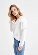 Bayan Krem Düşük Omuzlu Fırfır Detaylı Bluz