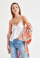 Bayan Beyaz İnce Askılı Önü Büzgü Detaylı Bluz