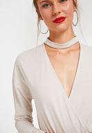 Bayan Gri Choker Yakalı Kruvaze Bluz