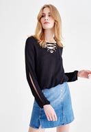 Bayan Siyah Önü Bağlamalı Kol Detaylı Bluz