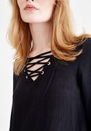 Bayan Siyah Önü Bağlamalı Kol Detaylı Bluz