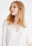 Bayan Krem Önü Bağlamalı Kol Detaylı Bluz