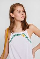 Bayan Beyaz İşlemeli Askılı Bluz