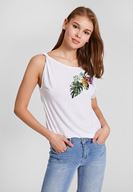 Bayan Beyaz Çiçek Baskı Detaylı Askılı Bluz