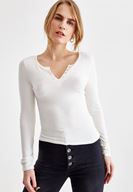 Bayan Krem V Yaka Önü Düğmeli Tişört