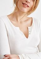 Bayan Krem V Yaka Önü Düğmeli Tişört