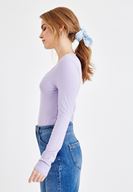 Bayan Mor V Yaka Önü Düğmeli Tişört