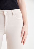 Bayan Krem Dar Paça Orta Bel Pantolon