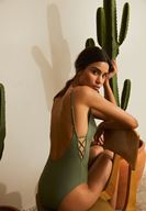 Bayan Yeşil Sırtı Açık Biye Detaylı Mayo